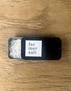 Farmersalt natural sea salt flakes, slider tin
